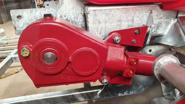 <p>Remove gearbox torque arm bolts</p>
