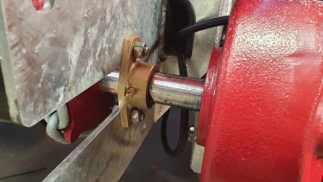 <p>Fasten brass bearing</p>
