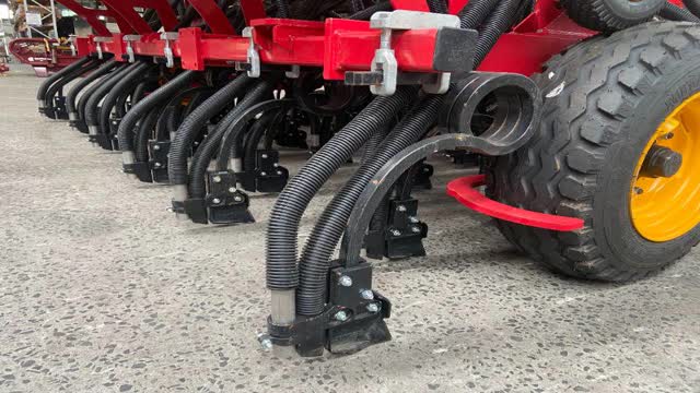 <p>Do all the back boots as per pic and ensure hoses are in correct position.</p>