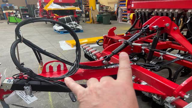 <p>Lower drawbar onto saddle and put turnbuckle ratchet on drawbar.</p>