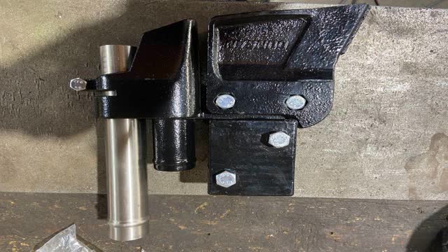 <p>Collect the 4 boot assemblies to put on back row coil tines.</p>