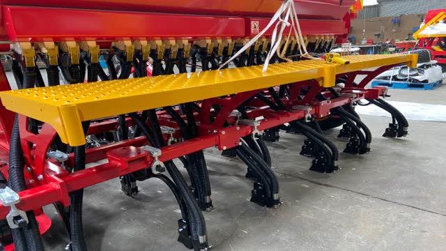 <p>Crane footboard onto the uprights into position to do bolts up.</p>