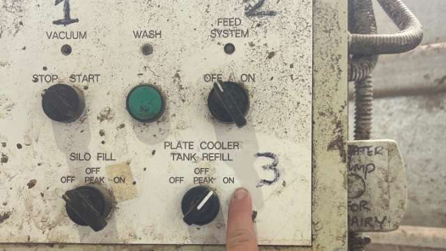 <p>If platform has stopped check the plate cooler/ tank refill button is fully switched on</p>