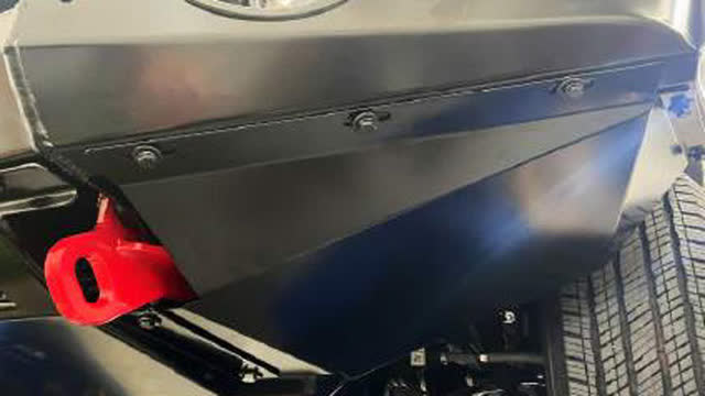 <p>On the right hand side of the vehicle, install outer wing plate with hardware supplied, securing to lower bull bar and wing protection plate bracket.</p>