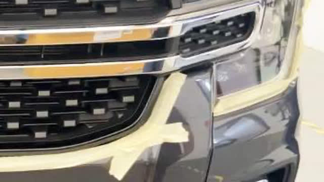 <p>Tip: It’s advised to apply masking tape across the
front of the bumper and under the headlights,
to protect painted surfaces from possible
damage.</p>