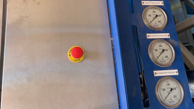 <p>Disembark the MMU, climb the Hydraulics End access ladder. Conduct a visual inspection of the Hydraulics E-Stop.</p>
