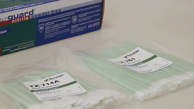 <h4><strong>CLEANING</strong></h4>
<p>With cleaning swabs</p>