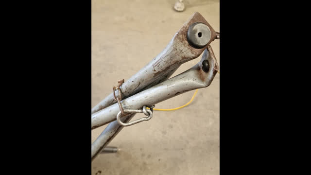 <p>Verify that all three grommets are correctly fitted into their designated positions.</p>
