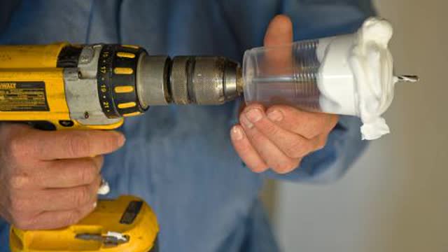 <p>Fill the cup with shaving foam until slightly overflowing.</p>