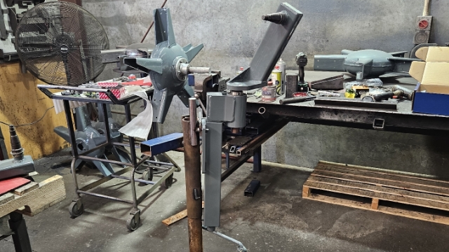 <p>Assemble the 2 wheel assemblies together on stand. Put aside 2 complete wheel assemblys.</p>
