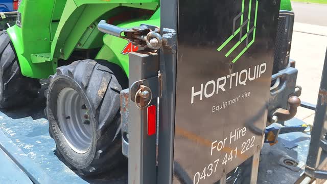 <p>Raise ramps, repostioning onto locator pins as necessary, and secure in place with the locking pins.</p>
