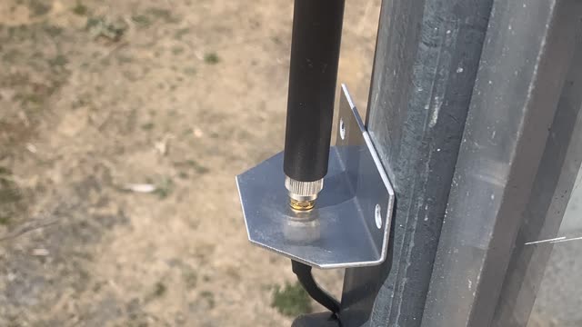 <p>The second aerial needs attached via tech screws or similar.</p>