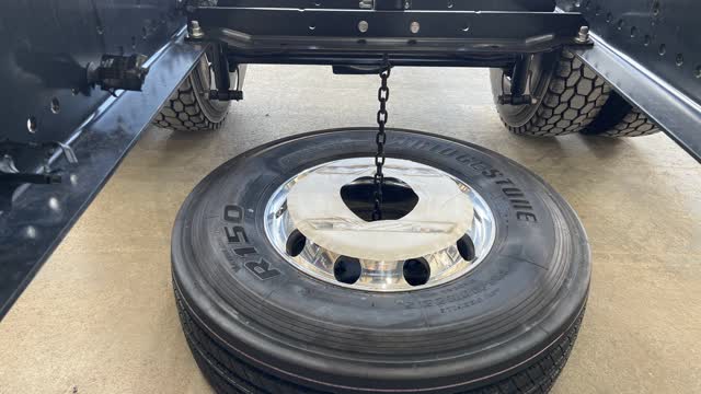 <p>Photo of tyre lowered</p>