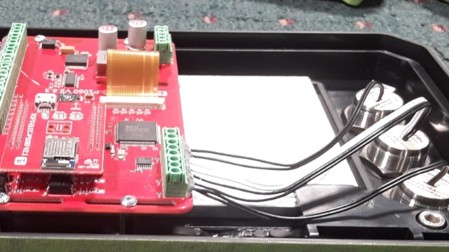 <p>Note: Before applying glue, please ensure that all components are functioning correctly. Verify that each PCB and microcontroller operates properly. Check for any loose components and make sure everything is free of dust.</p>