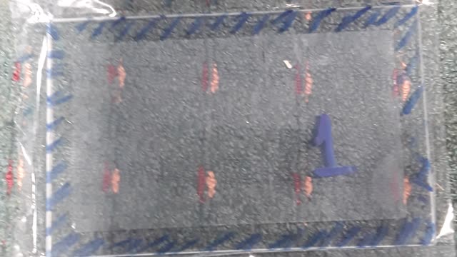 <p>Also, apply primer to the edge of the glass, following the blue marks shown in the photo.</p>