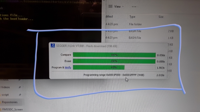<p>The system will automatically display different processes. If you see a window like the one shown in the photo, it indicates that the flashing process is proceeding successfully.</p>