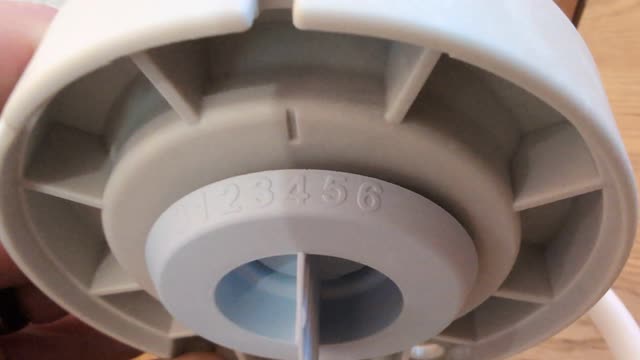 <p>Recognise what setting you head is on. The mark will point to a number.</p>