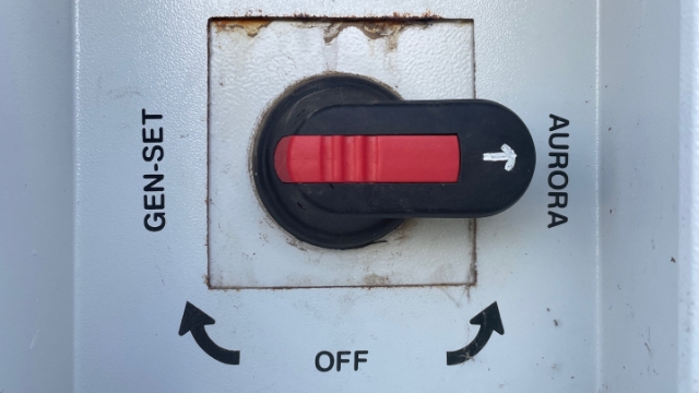 <p>Turn to off and wait 5 seconds before turning to genset</p>