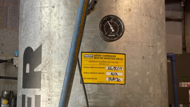 <p>Can’t restart the robots until the comperssed resivar tank is at 6.5 bar if this is not happening refer to the compressed air tank knowby.</p>