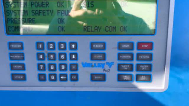 <p>Check whether the pivot is off for a reason. Here you can see the system safety fault alert is on. Often the pressure is at fault</p>