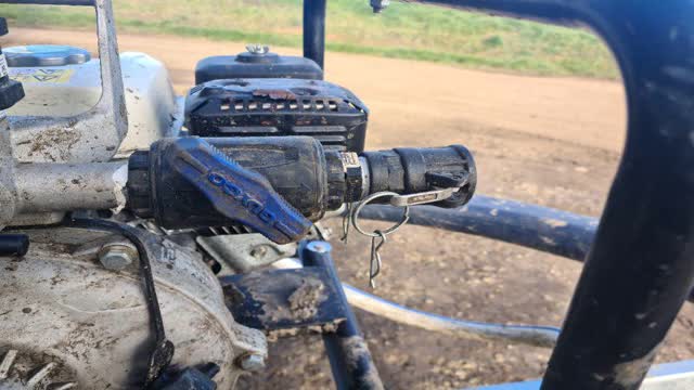 <p>Wait for milk to flow out of the small blue valve then close the valve.</p>