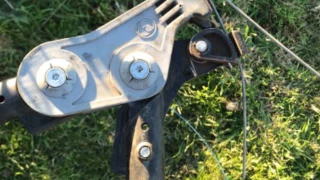 <p>If there is a gripple on fence place put of gripple tool on gripple and hook wire tail into holder</p>