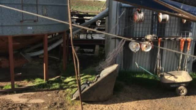 <p>Put cables around top pulley</p>