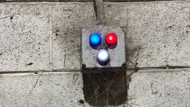 <p>Check to ensure power is still on - lights should stay on</p>