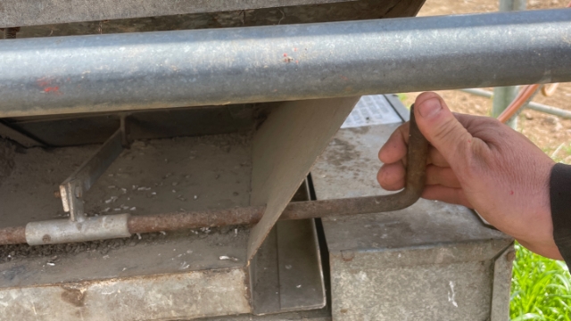 <p>Make sure Shute is closed handle will be in this postion</p>