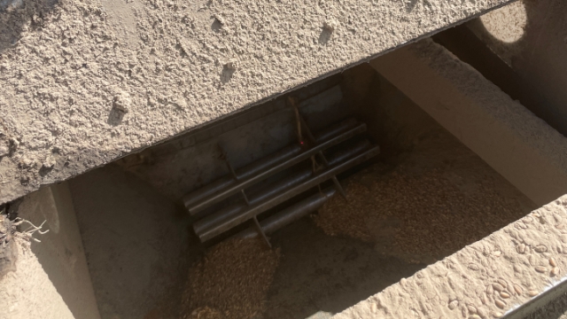 <p>Check for blockages in the fill bin</p>