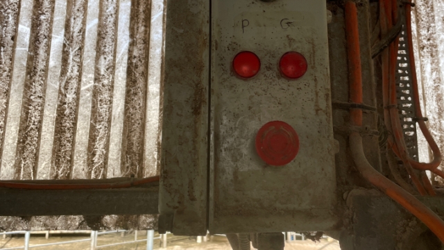 <p>Turn emergency stop switch back on and make sure there are no lights showing</p>