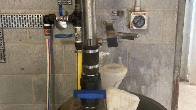 <p>Using the small bottom blue tap fill drum with water</p>