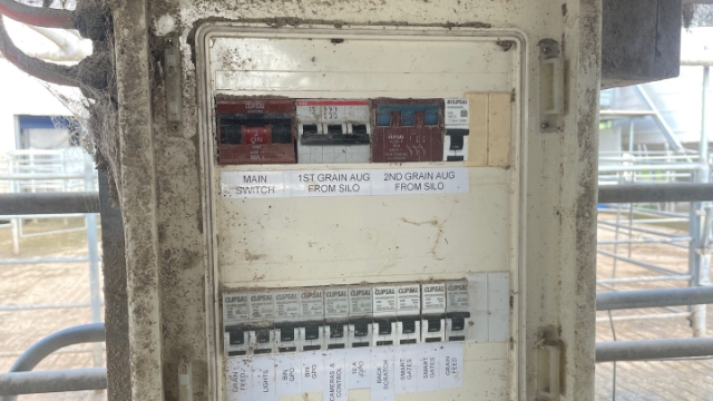 <p>Make sure switch is in this position 1st grain auger from silo</p>