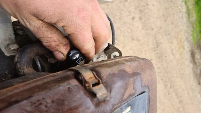 <p>Turn choke off slowly once its started</p>