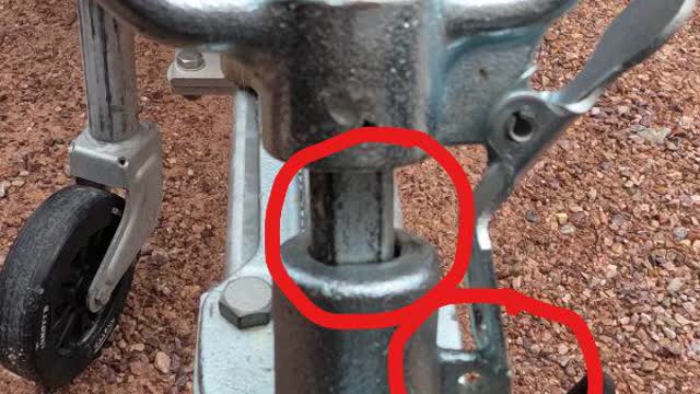 <p>Make sure your hitch is free to drop on to the tow ball.</p>