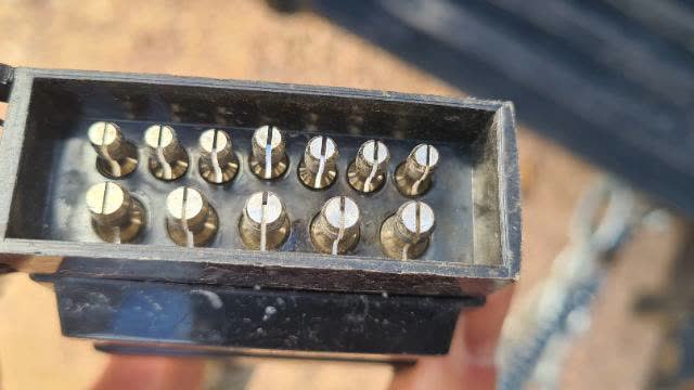 <p>Ensure the pins for your plug are clean for a good connection</p>