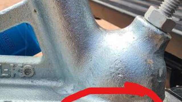 <p>Ensure hitch is locked down, you can see how it looks different to step 3</p>