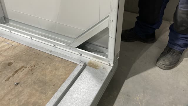 <p>Starting with your right hand front corner line your first wall up with the edge of the flooring.</p>
