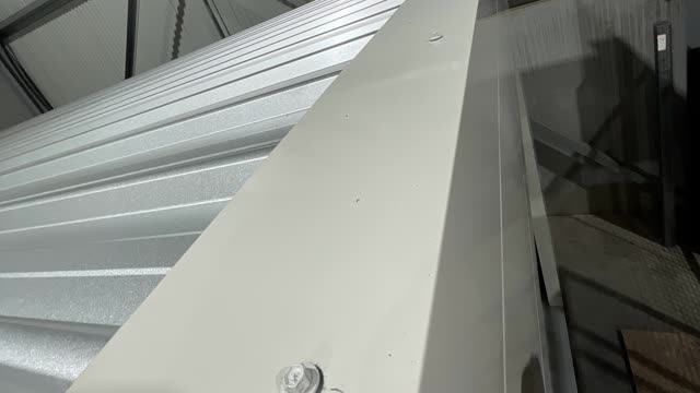 <p>Screw roof down on the front, back and middle.</p>
