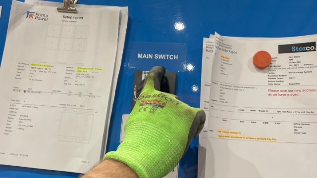<p>At the console, turn the main switch ON.</p>
