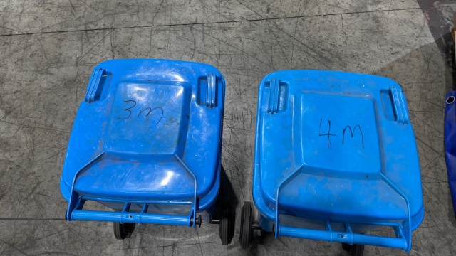 <p>Grab the two blue wheelie bins, one will hold 3 meter long slings and the other 4 meter long slings. If there are no more slings in the bins, see the store person.</p>
