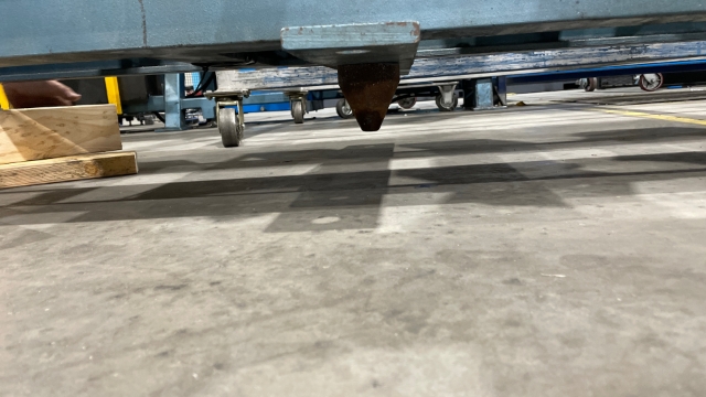 <p>When putting the cassette down, <strong>make sure the cone on the bottom of the cassette doesn’t touch the ground</strong>. [you will have to turn the glutts on their side [see next pic]]</p>
