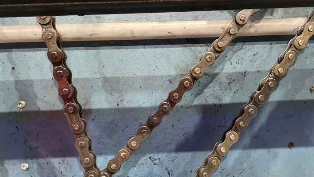 <p>Make sure the chain links are easily accessible.</p>