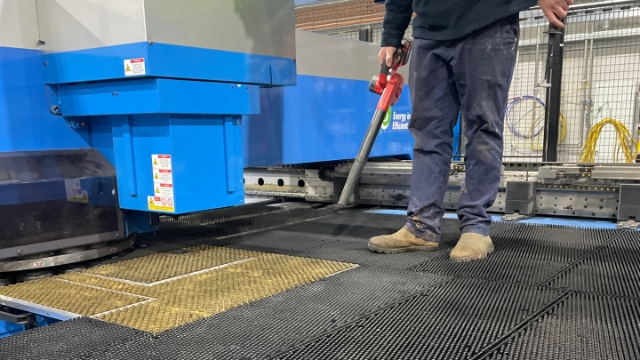 <p>Using the blower, blow off the dust on the feed table...</p>