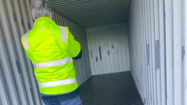 <p>Take photos of the inside the container.</p>