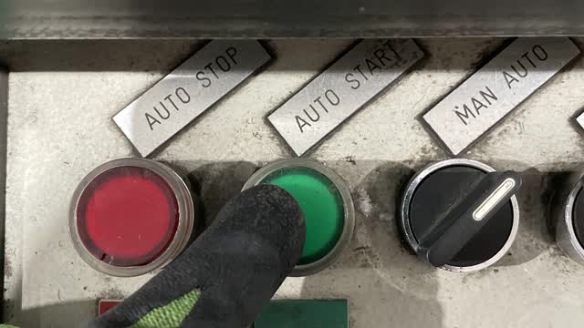 <p>Press the green Start button located on the V5000 console.</p>