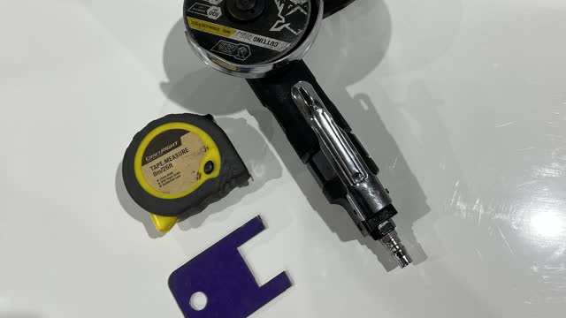 <p>Tools required: Crane, two red corners (you must be signed off by the maintenance coordinator before using the crane, if you are not signed off, ask someone who is to do it for you) sling and an angle grinder/knife.</p>