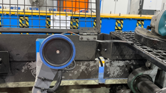<p>Hook up the wheel so it doesnt get damaged.</p>