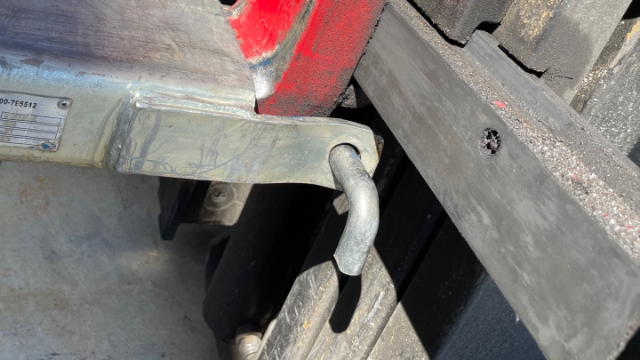 <p>Lock the tynes into place.</p>