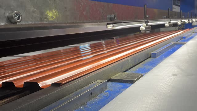<p>Carefully slide the first sheet through, stopping at the lip. Make sure not to let the sheet hit the rubber feet as it will dent and/or scratch the sheet.</p>